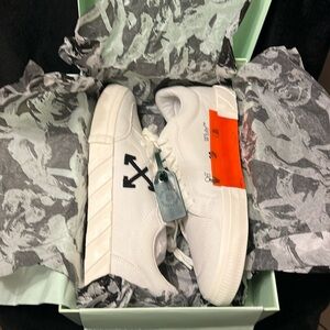 Off-White Low Vulcanized Canvas White Black Red